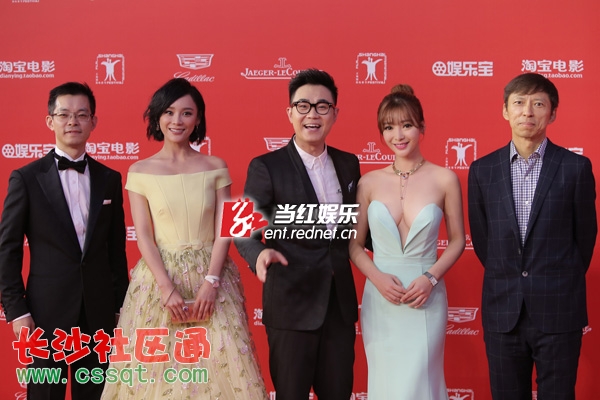 柳巖與《煎餅俠》劇組